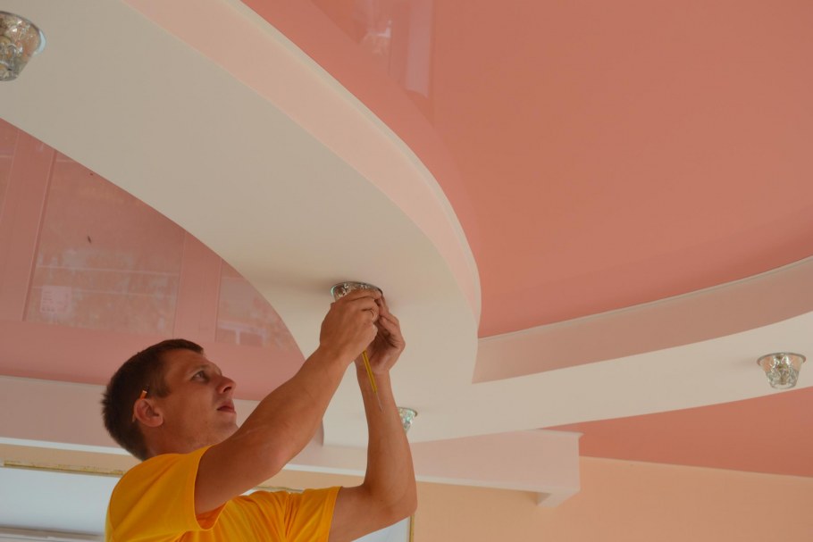 Натяжные потолки рабочие