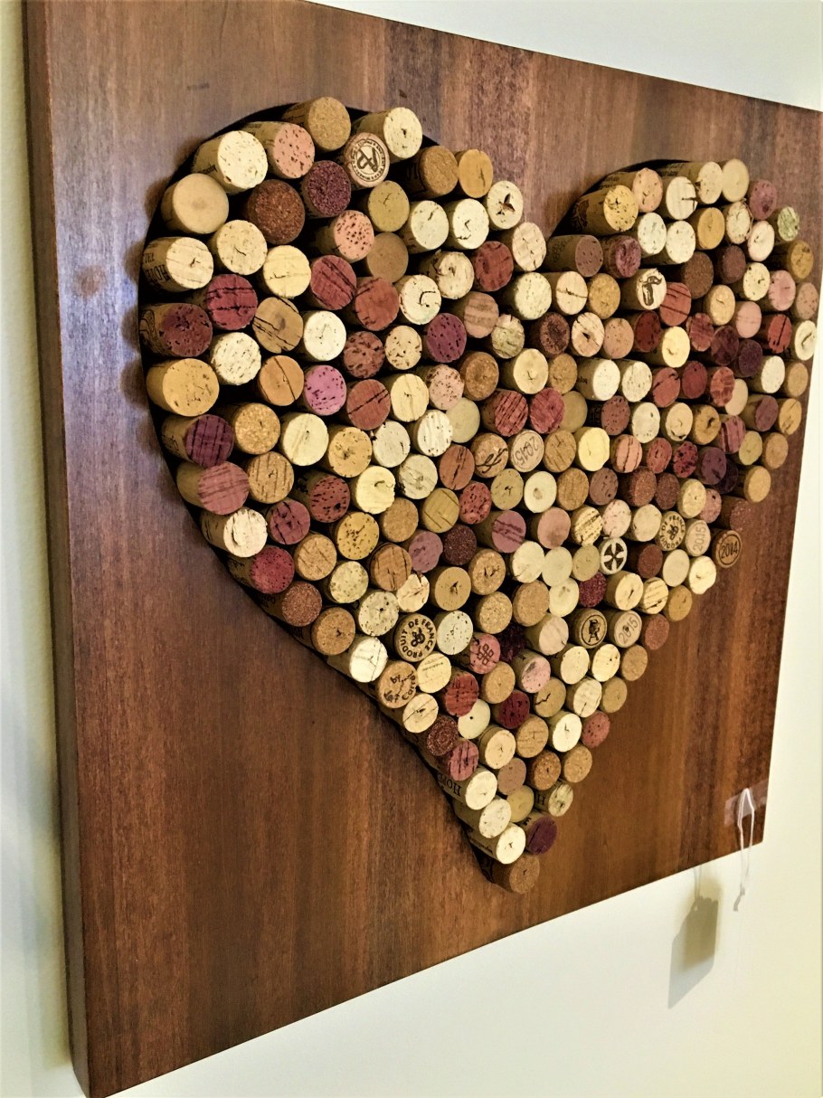 Панно из пробок