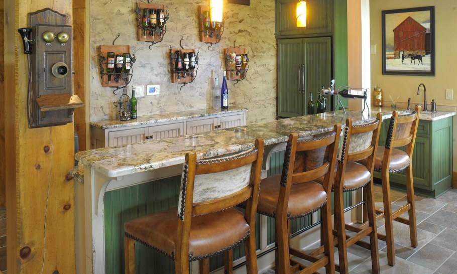 Барная стойка в старинном стиле