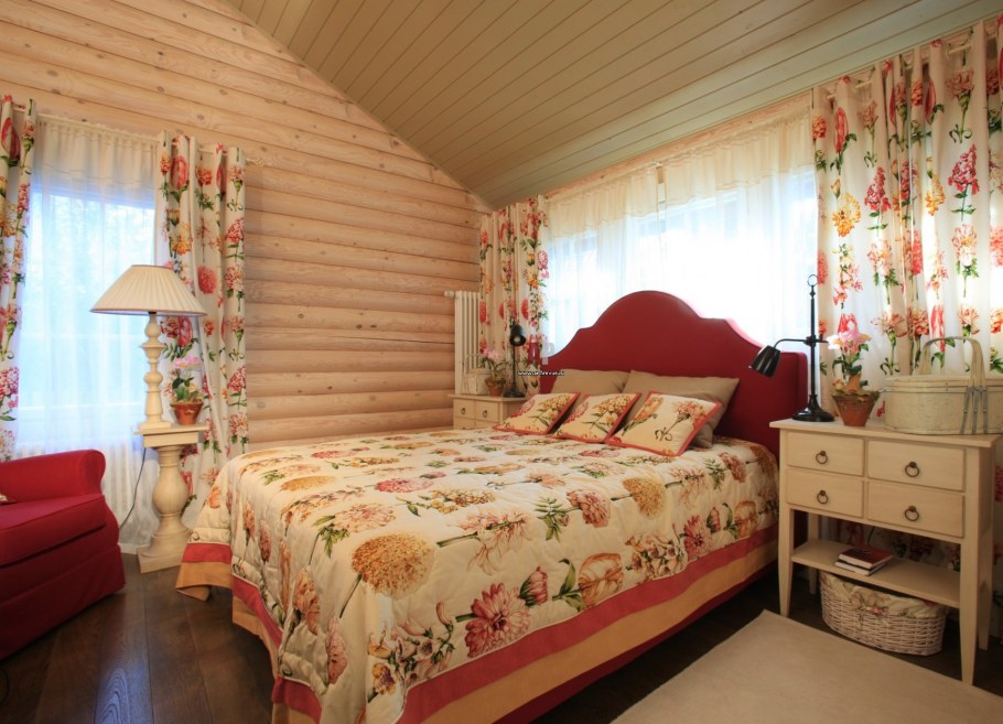 Белый деревянный интерьер