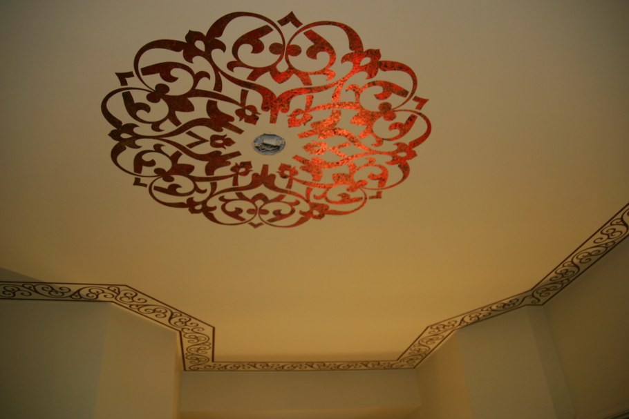 Лепнина под натяжной потолок