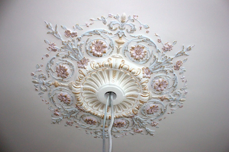 Фигурный потолок