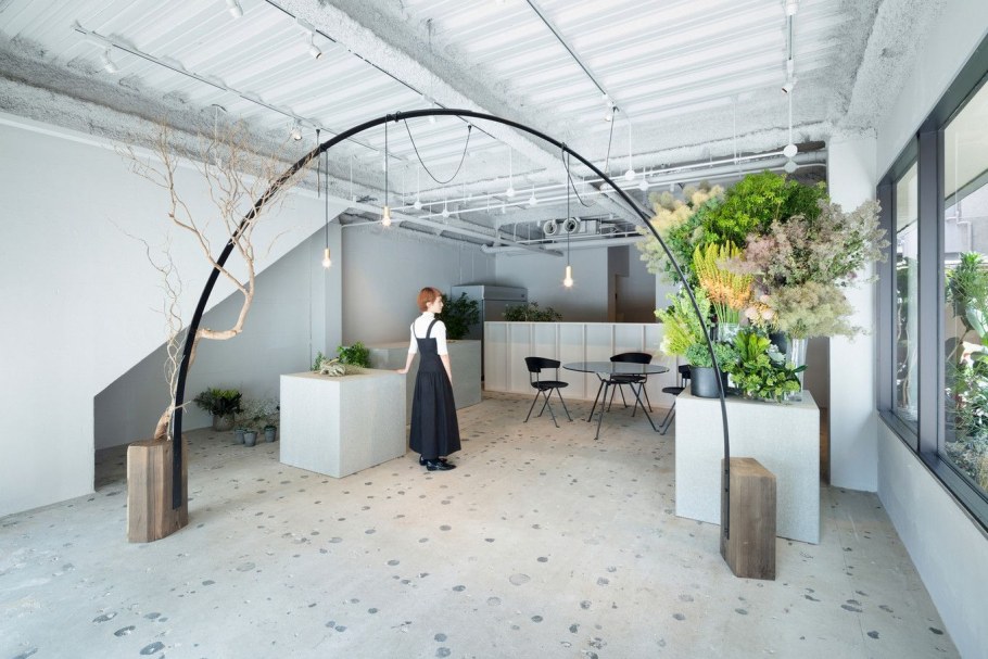 Композиция из одного цветка