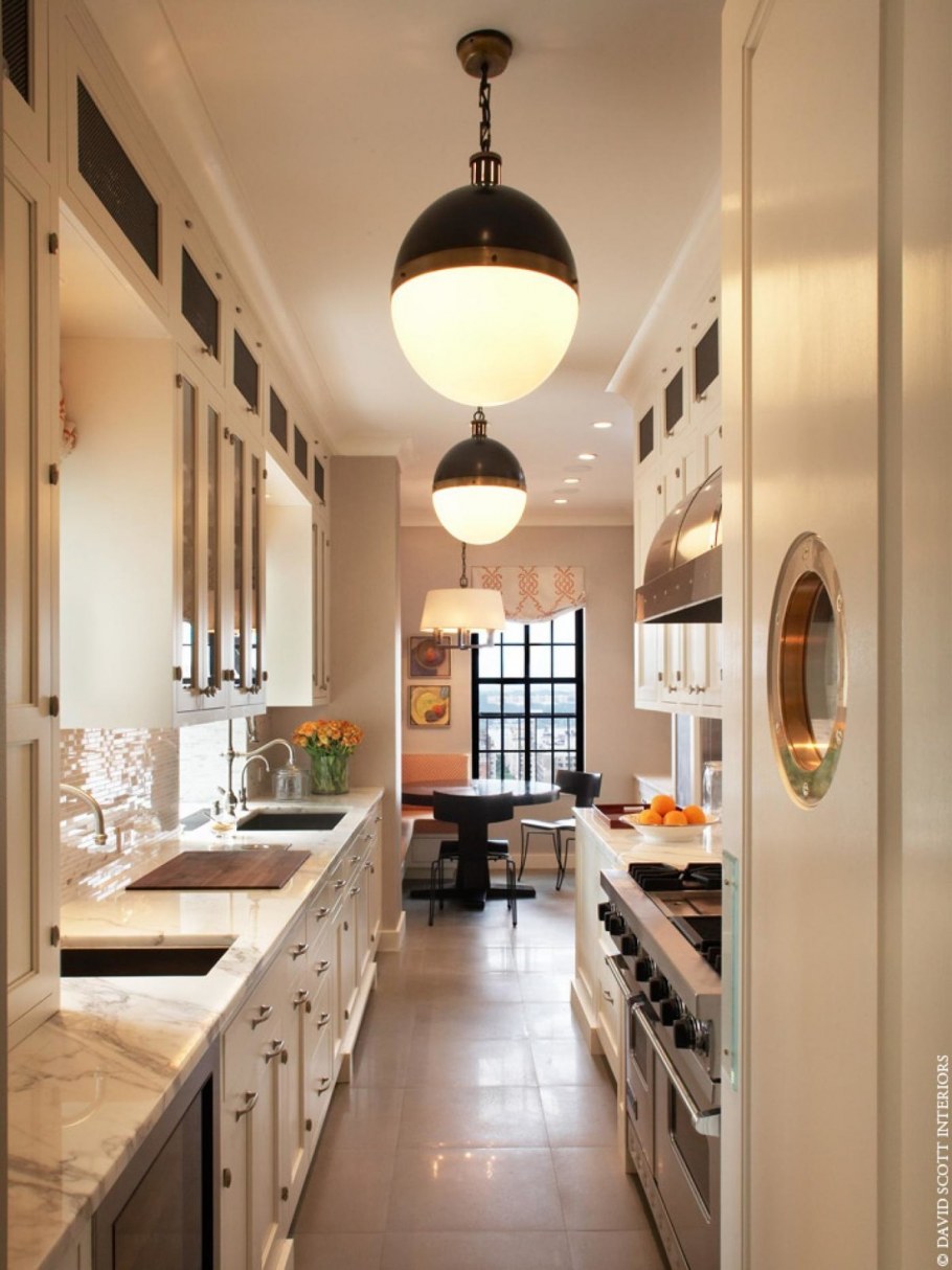 Узкая длинная кухня