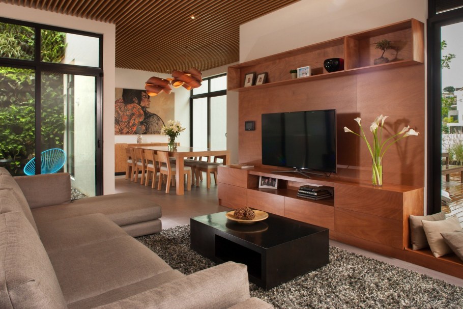 Интерьер гостиной дачного домика