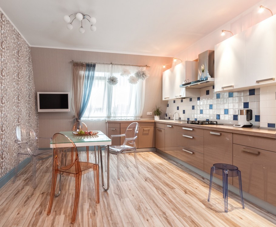 Коричневая кухня в интерьере