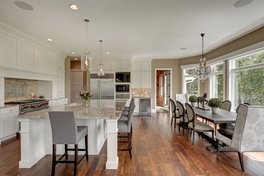 Интерьер большой кухни