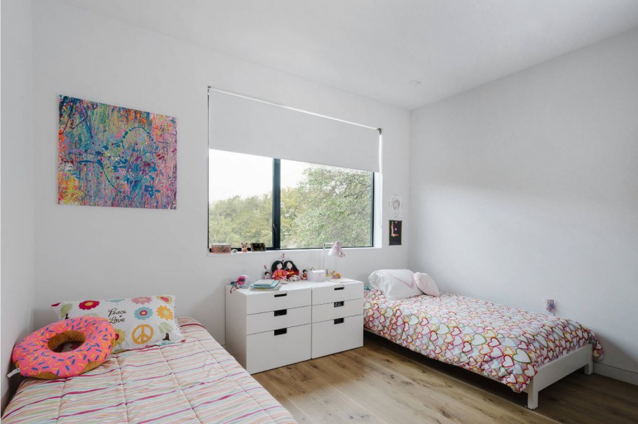 Простая комната