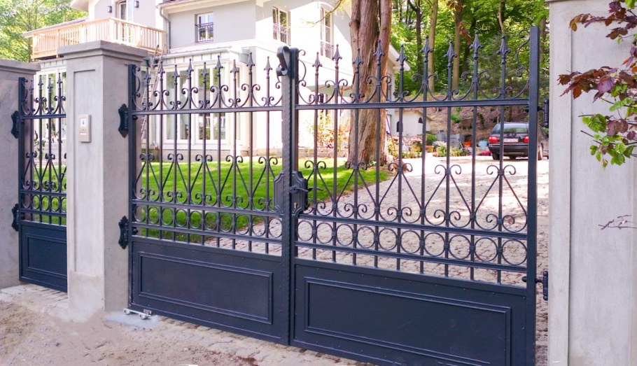 Кованый забор в стиле Модерн