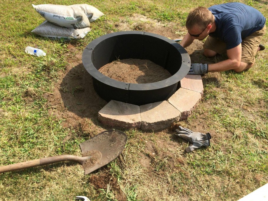 Кострище из бетонного кольца