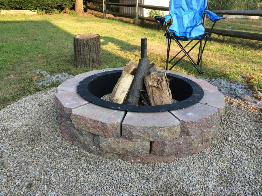 Яма для костра на даче