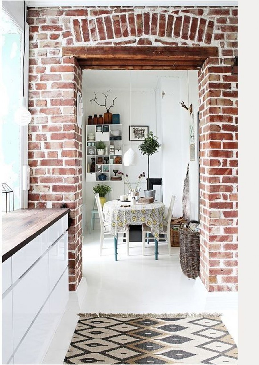 Старинный кирпич в интерьере