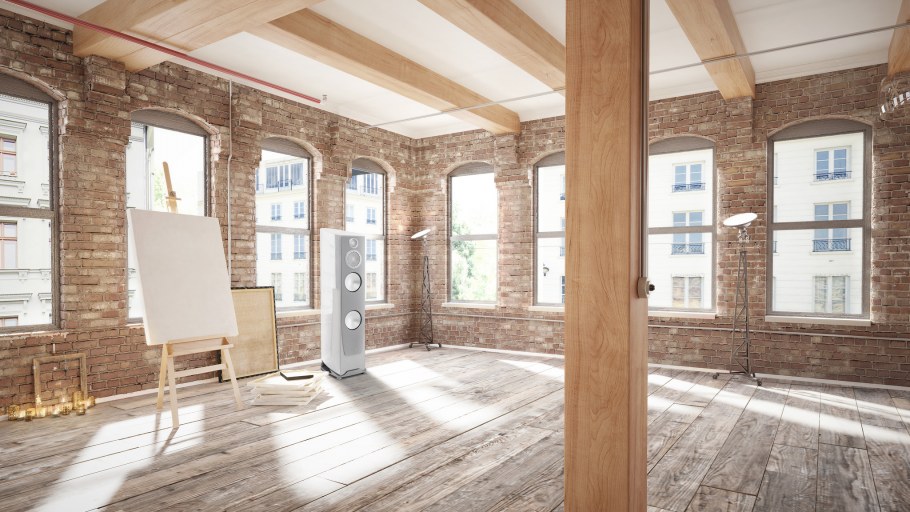 Кирпичная стена в помещении