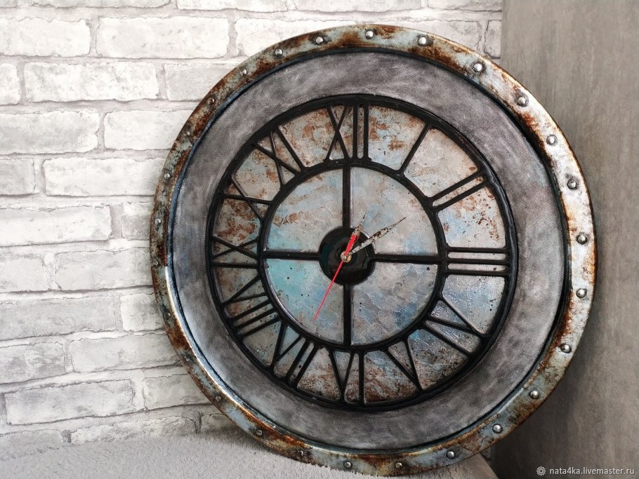 Часы в стиле лофт