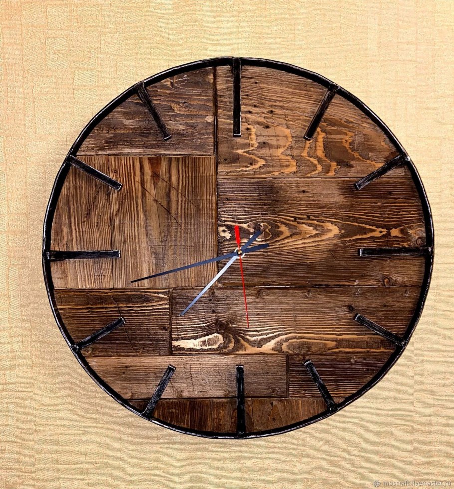Часы лофт из дерева