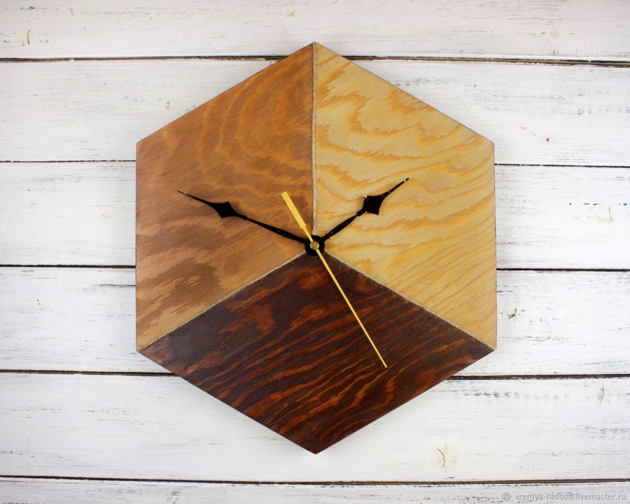 Настенные деревянные часы в стиле лофт