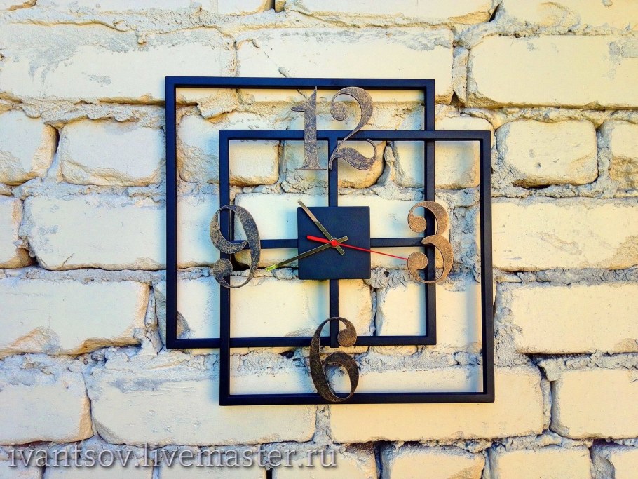 Часы настенные деревянные