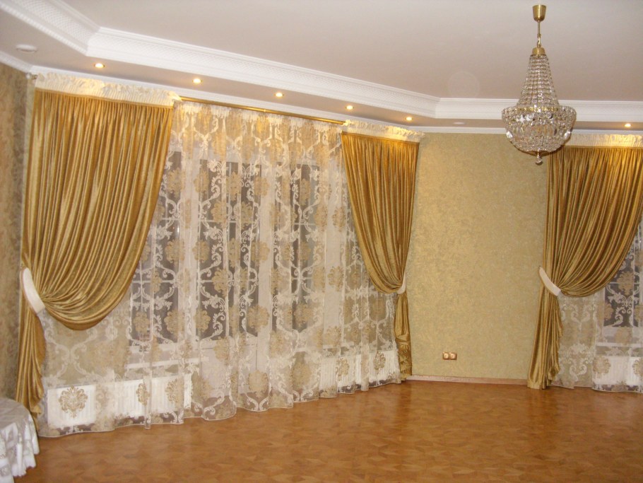 Шторы в гостиную золотистого цвета
