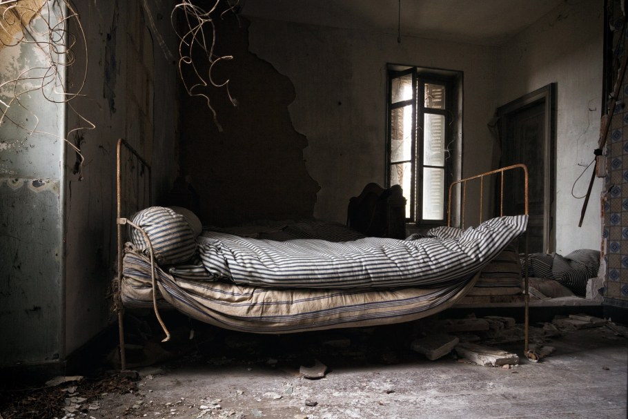 Жуткая спальня