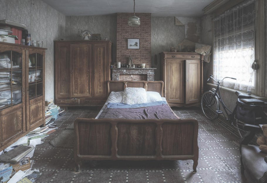 Уродливая спальня