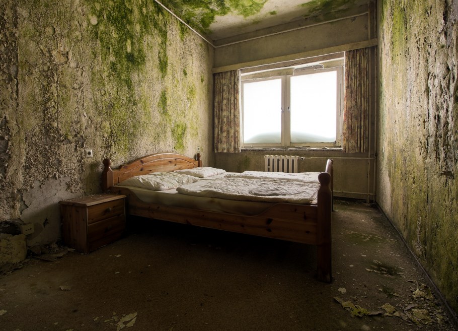 Заброшенная кровать