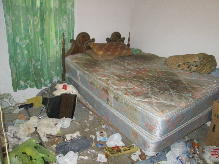 Грязная квартира