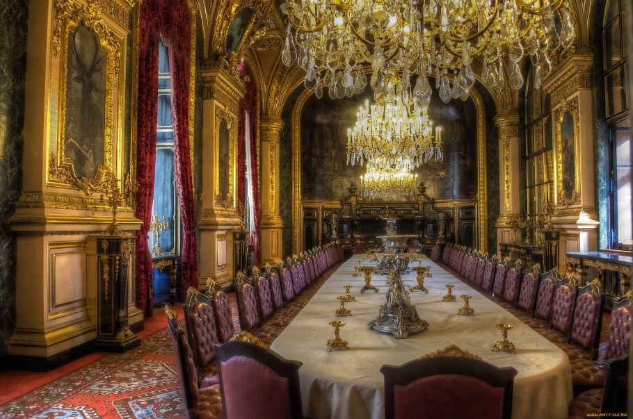 Замок Бенак внутри