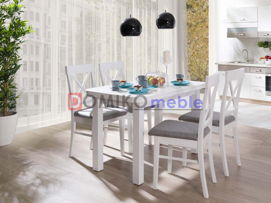 Белый стол со стульями