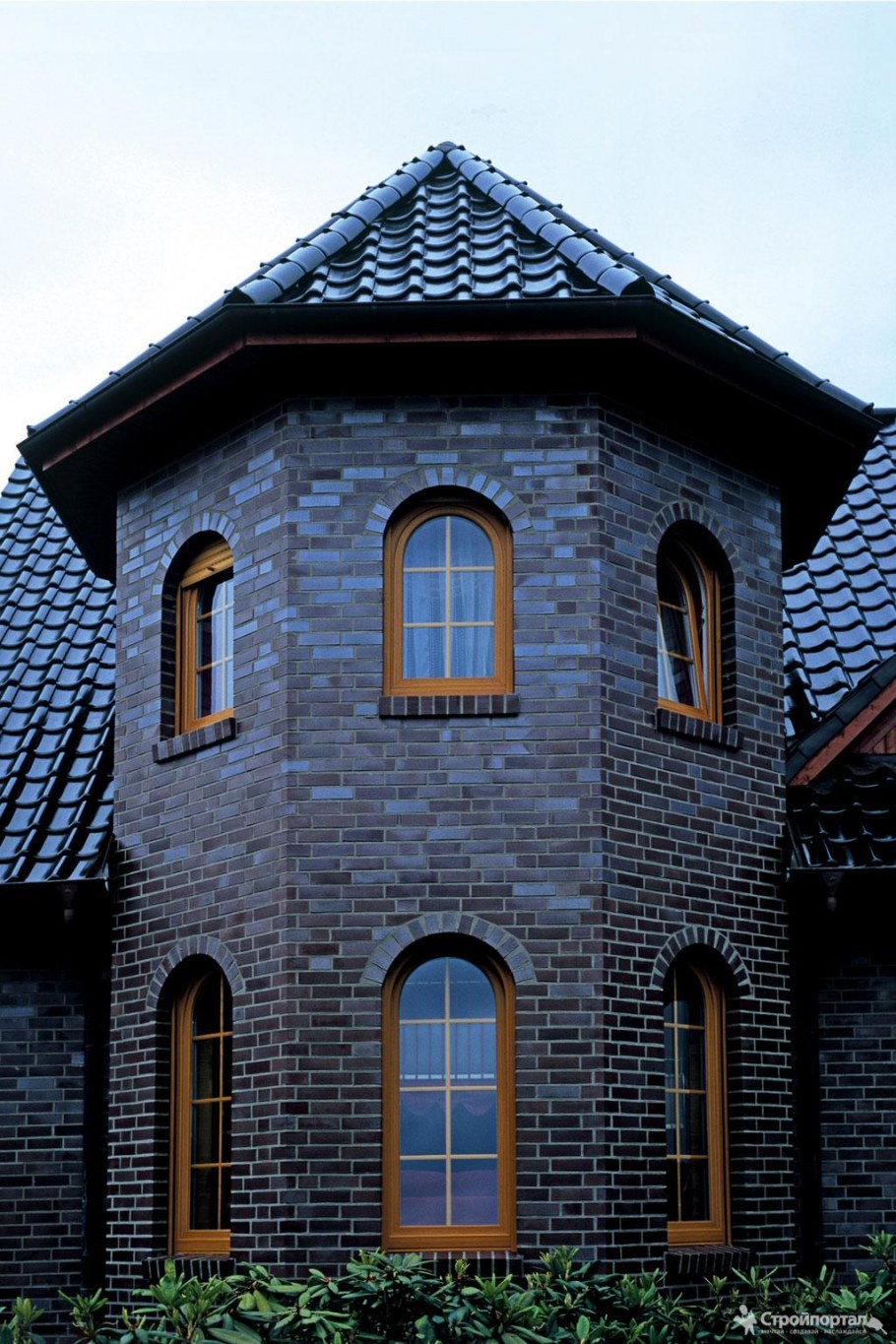 Фасады домов из кирпича