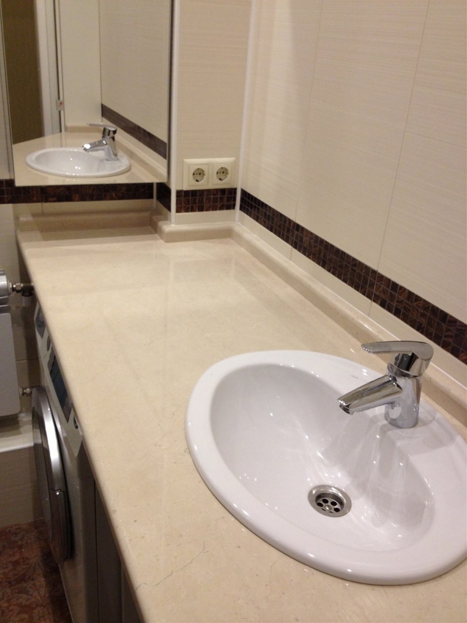 Столешница в ванную из кварцевого агломерата