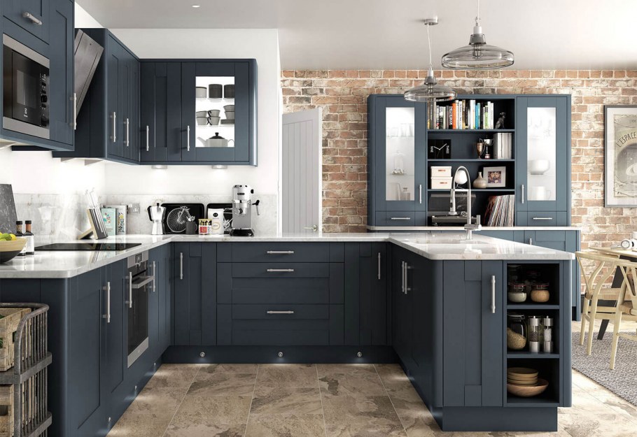Темно синяя кухня лофт