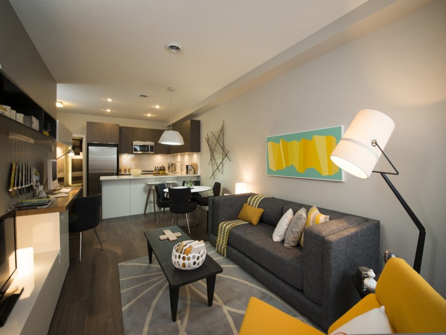 Интерьер длинной кухни гостиной