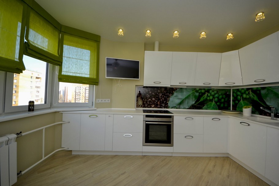 Фисташковые шторы на кухню