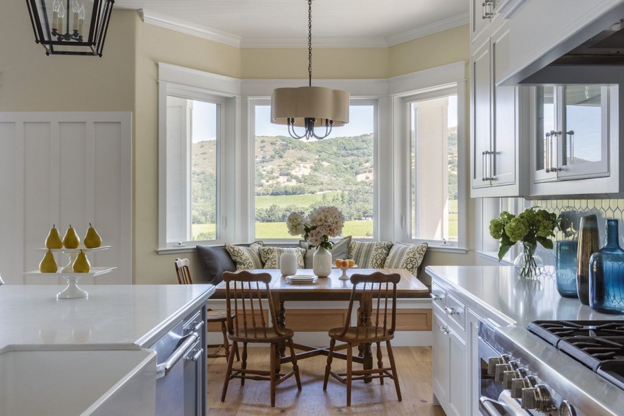 Кухня в доме п44т с угловым эркером