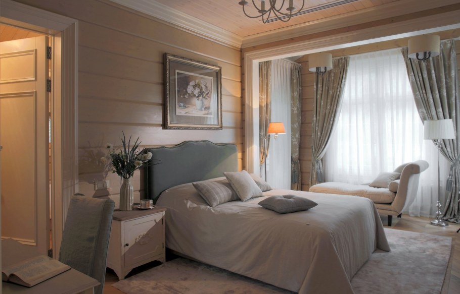 Спальня в доме из клееного бруса