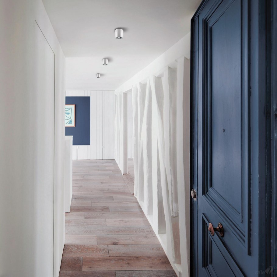 Синие двери в интерьере