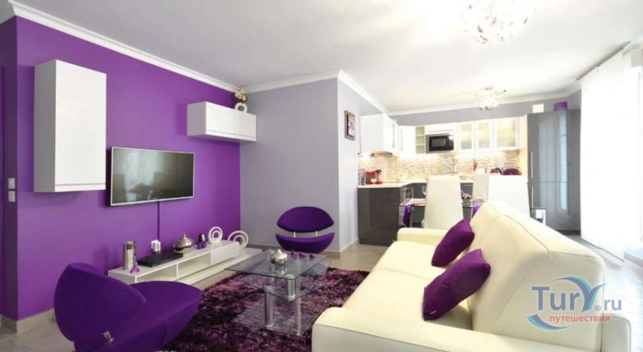 Интерьер спальни в сиреневых тонах