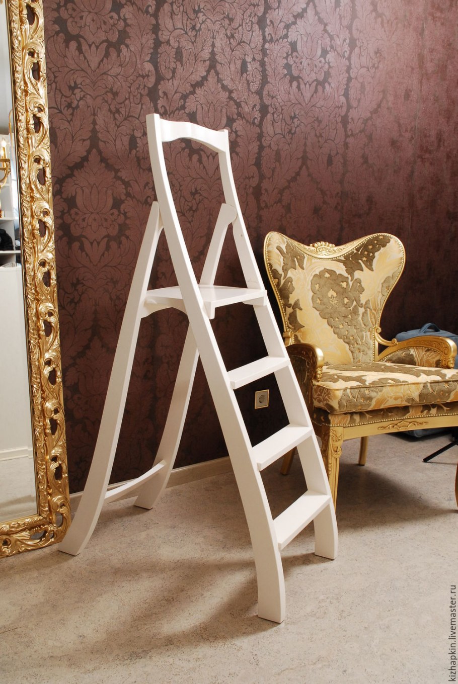 Стремянка интерьерная деревянная
