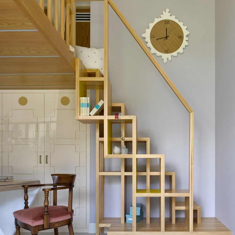 Лестница для одежды в интерьере