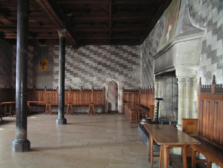 Шильонский замок Рыцарский зал