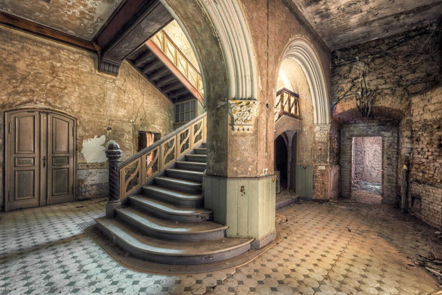 Старинный замок внутри