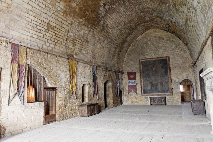 Замок Бенак внутри