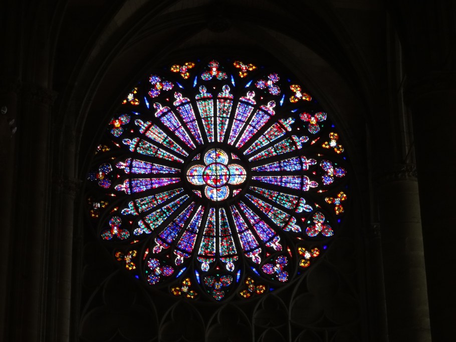 Цвета готики в архитектуре