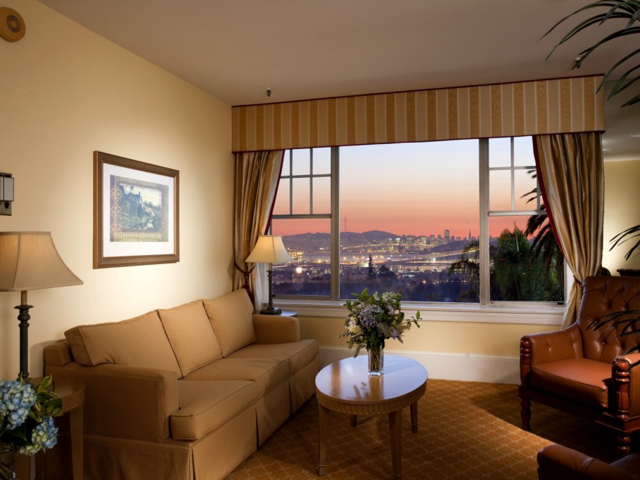 Окно в интерьере