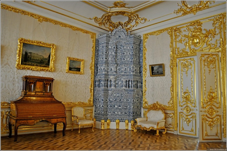 Малая белая столовая Екатерининского дворца