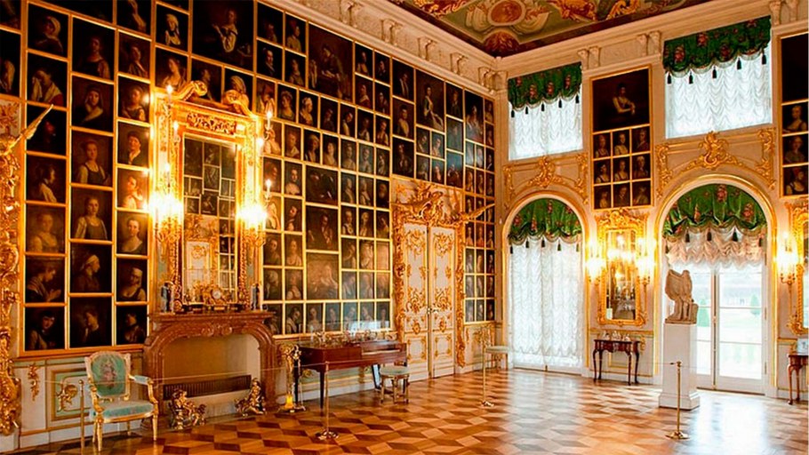 Большой дворец в Петергофе залы