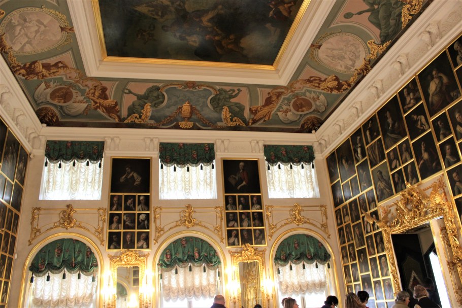 Картинный зал Петергоф