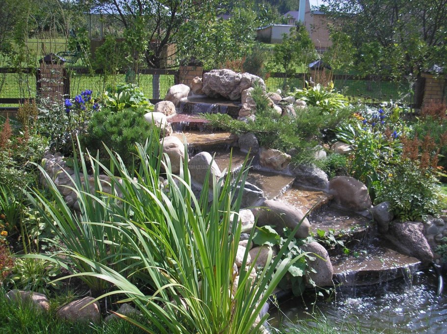 Альпийская горка с прудиком и водопадом Каскад