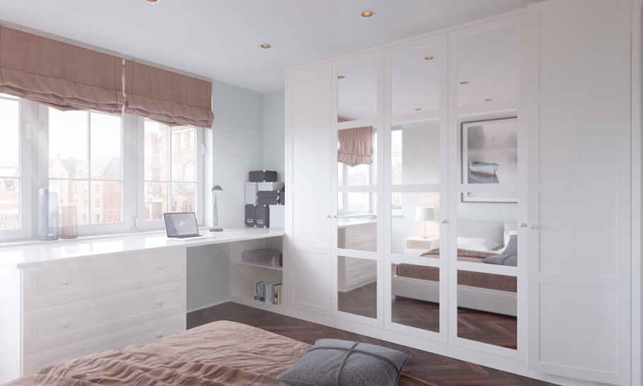 Стол у окна с полками