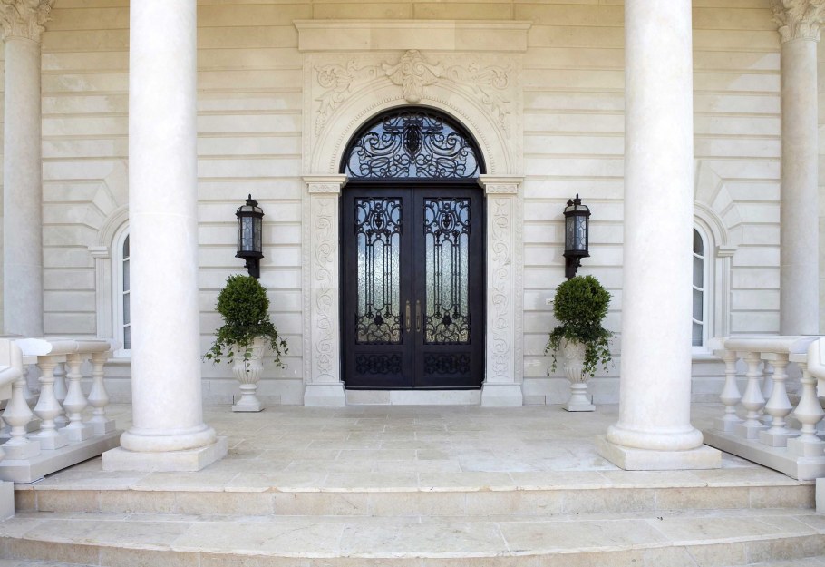 Веранда с колоннами